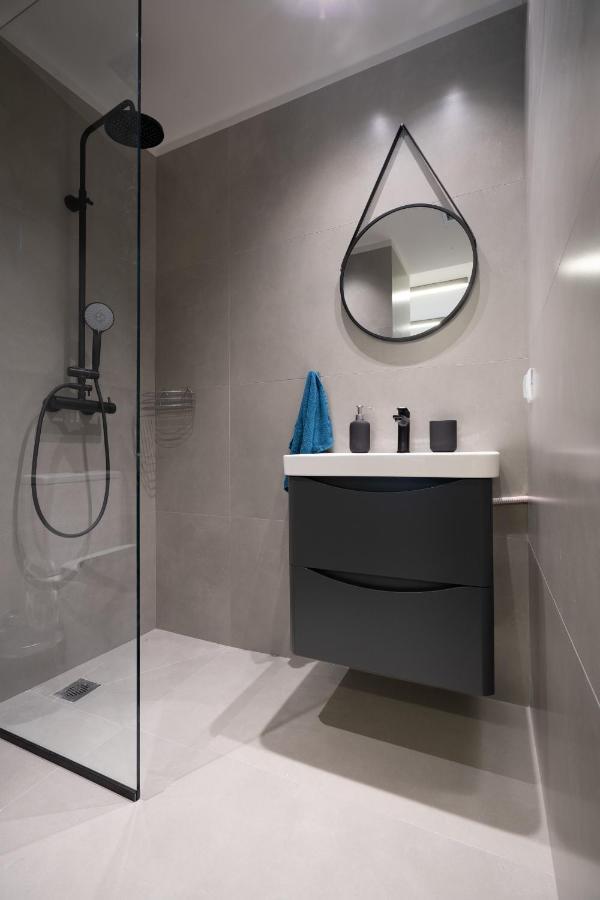 Monastiraki Metro St 2 Bedrooms 6 Pers By Mps Athens Exterior photo